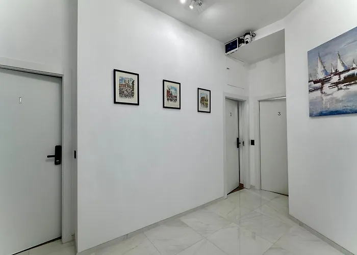Domus House 4*